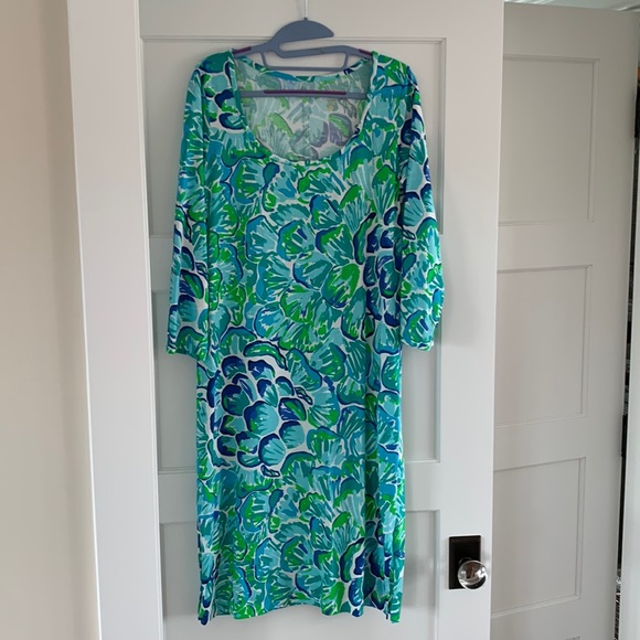 Lilly Pulitzer Dresses & Skirts - Lilly Pulitzer Multi-Colored Scoop Neck Dress